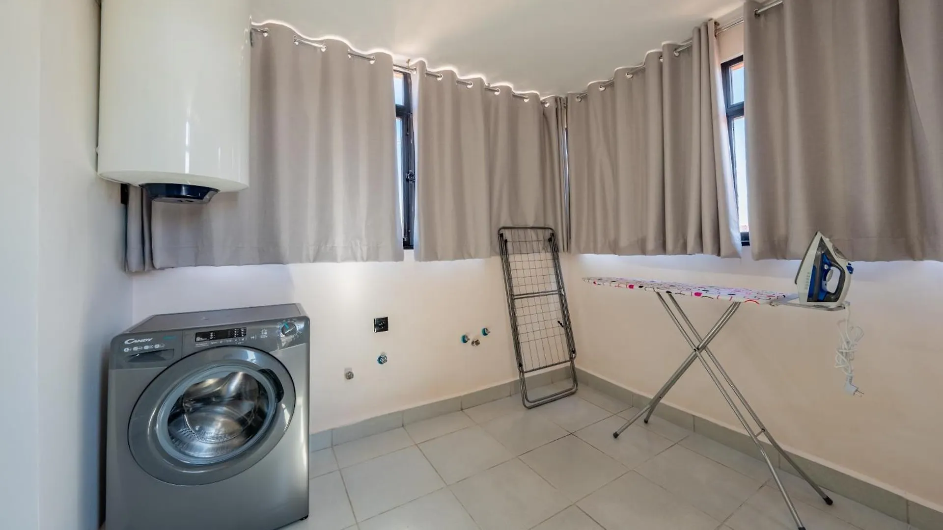 Cityscape Bliss Spacious & Sunny Apartment Marrakesh