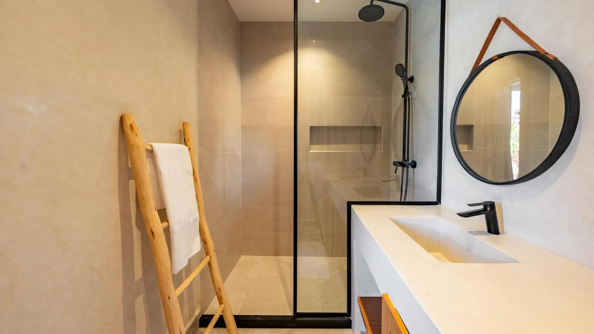 Cityscape Bliss Spacious & Sunny Apartment Marrakesh