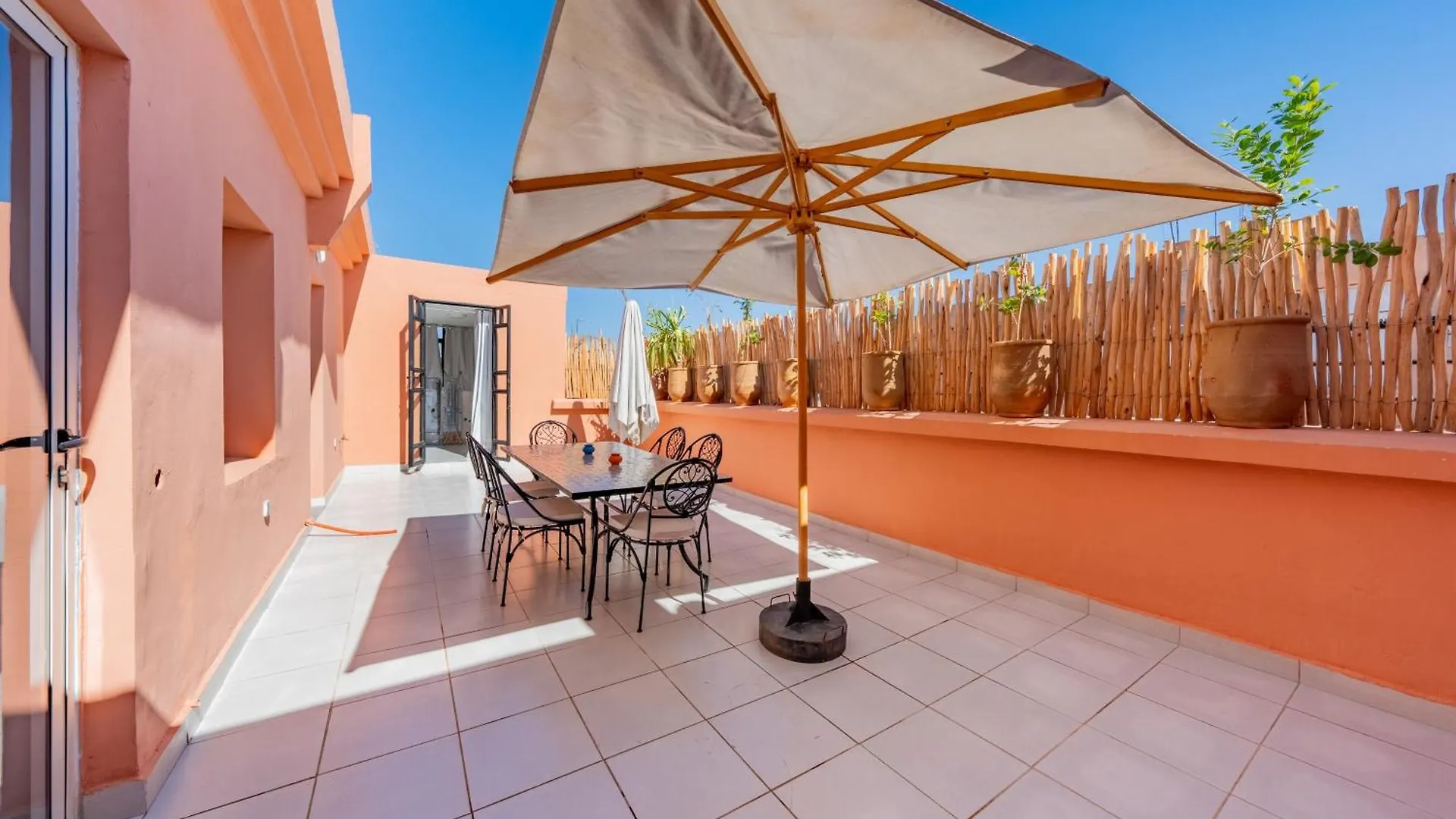 Cityscape Bliss Spacious & Sunny Apartment Marrakesh